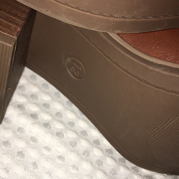 💃💥Sale💥Ladies Faux Leather Brand New Boots - Picture 5 of 8